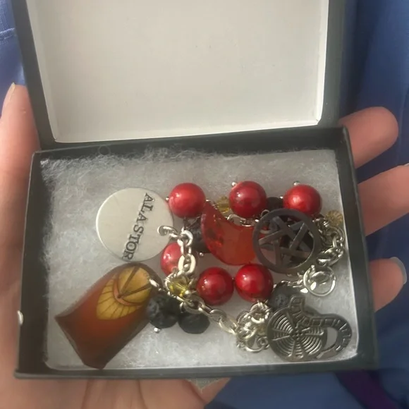 Hazbin Hotel Bracelet - Picture 2 of 4